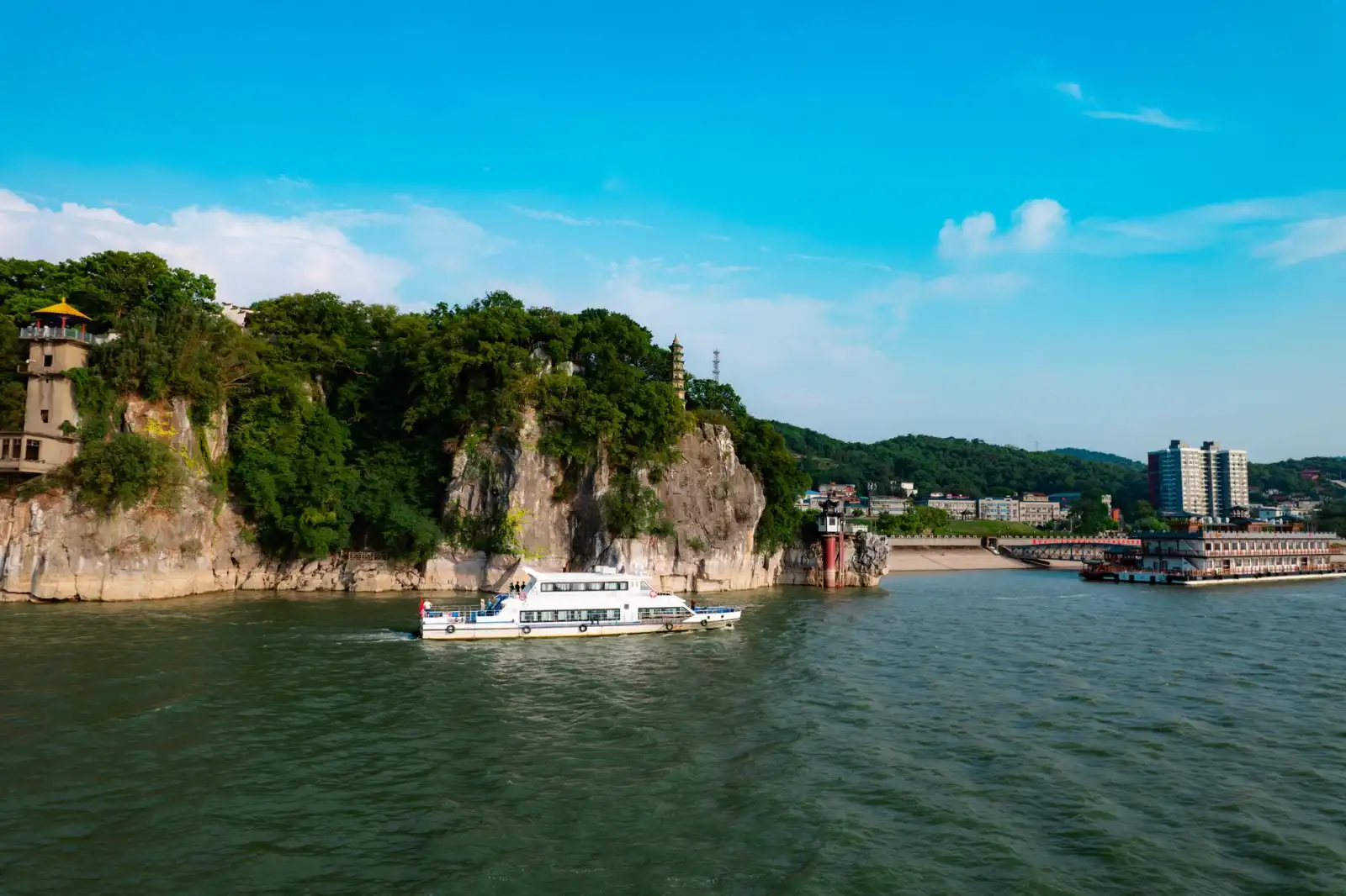湖北企业品牌VI设计全流程解析：从调研到落地实施要点