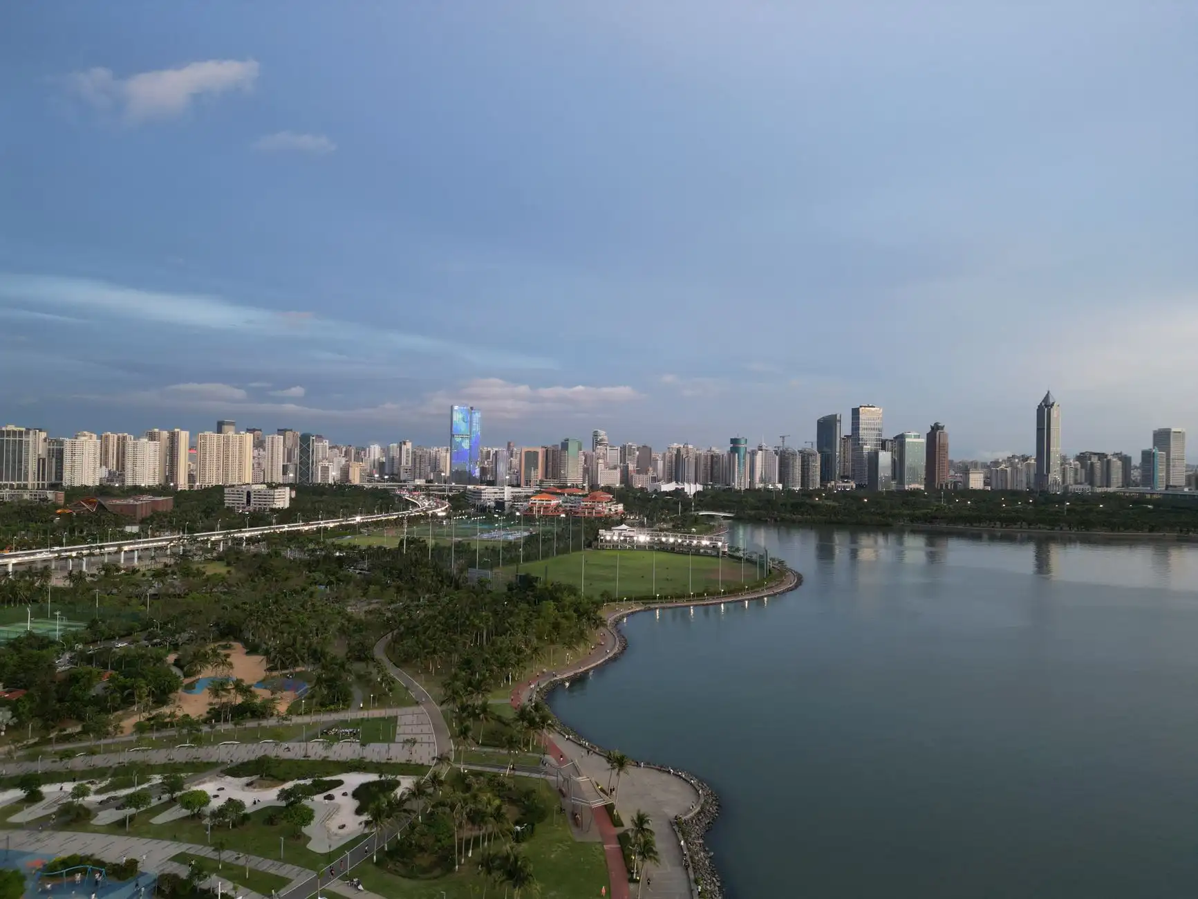 2025年广告设计行业技术趋势与品牌视觉升级方向解析