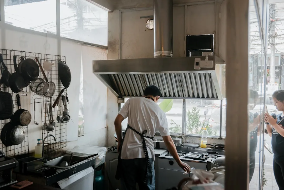 湖北企业画册设计要点：从视觉策略到印刷落地的全流程解析