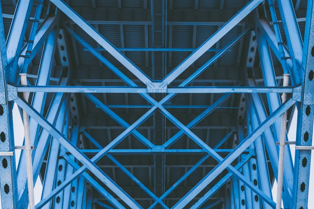 华中企业品牌VI设计中的色彩体系构建要点